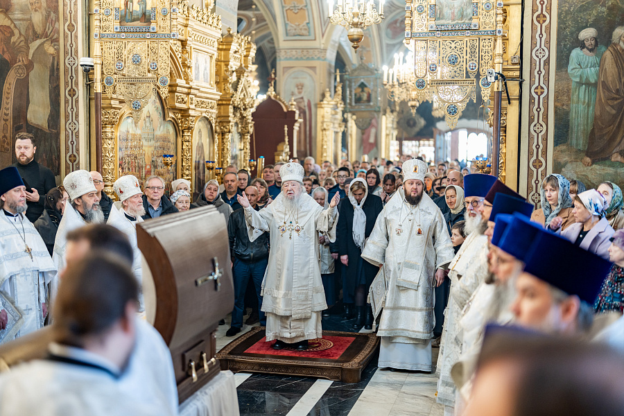 Божественная литургия и отпевание протоиерея Александра Ганабы в Троицком кафедральном соборе Подольска